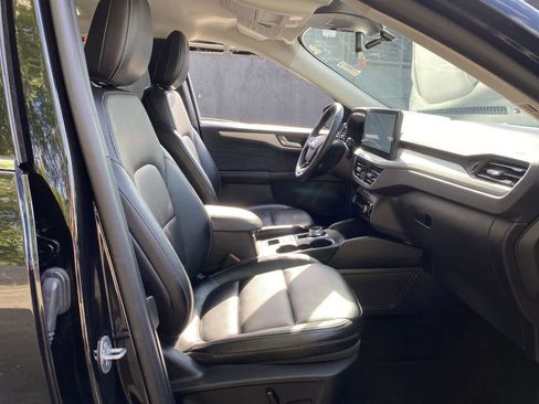 Used 2025 Ford Escape Platinum AWD/4WD image 19