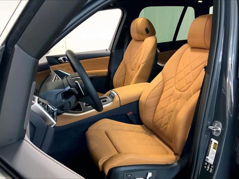 New 2026 BMW X5 xDrive40i w/ Premium Package image 9