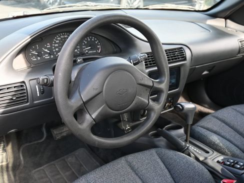 Used 2005 Chevrolet Cavalier Sedan w/ Preferred Equipment Group FWD image 16