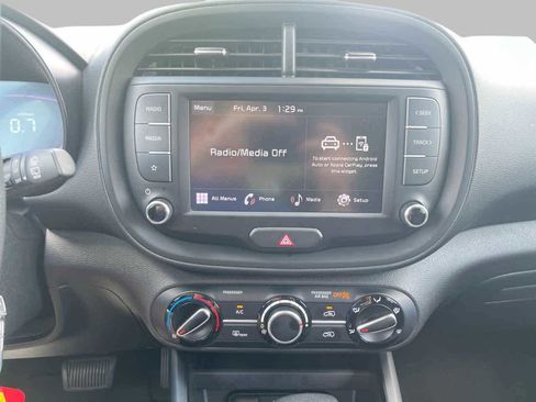 Used 2024 Kia Soul LX w/ LX Technology Package FWD image 17