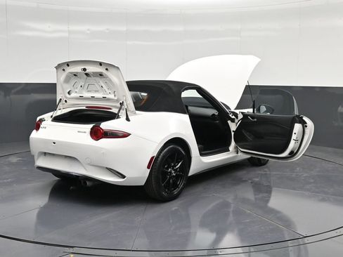 Used 2020 MAZDA MX-5 Miata Sport image 15