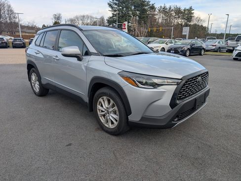 Used 2022 Toyota Corolla Cross LE image 8