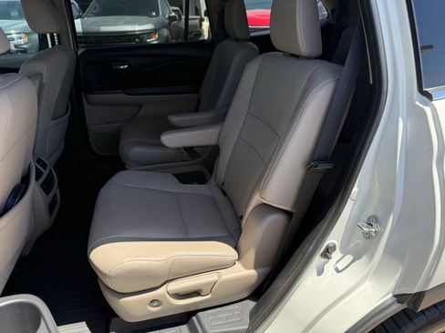 Used 2017 Honda Pilot Elite image 39