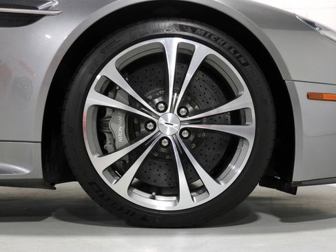 Used 2012 Aston Martin V12 Vantage Coupe image 42