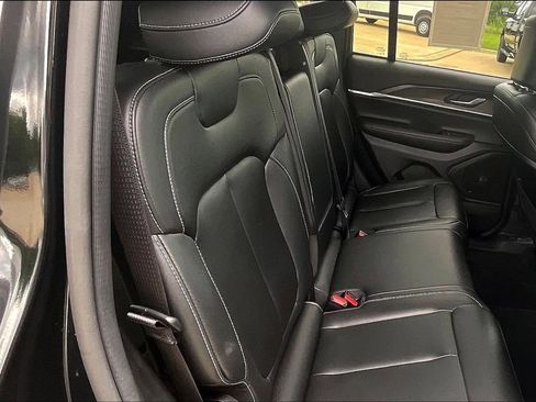 Used 2024 Jeep Grand Cherokee Limited RWD image 25