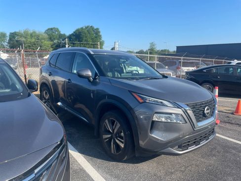 Used 2023 Nissan Rogue SL w/ SL Premium Package AWD/4WD image 3