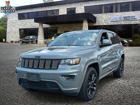 Used 2020 Jeep Grand Cherokee Altitude AWD/4WD image 2