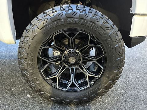 New 2025 GMC Sierra 1500 AT4 AWD/4WD image 41