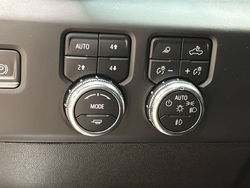Used 2024 GMC Sierra 2500 AT4 w/ Technology Package AWD/4WD image 35