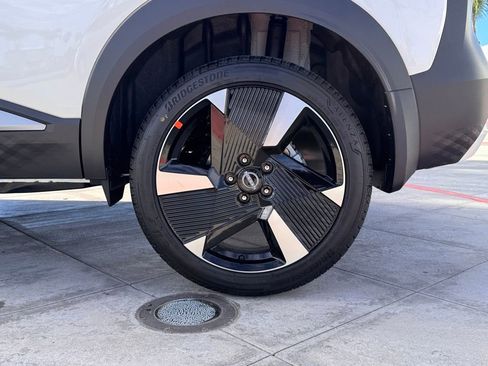 New 2026 Nissan Kicks SR image 8