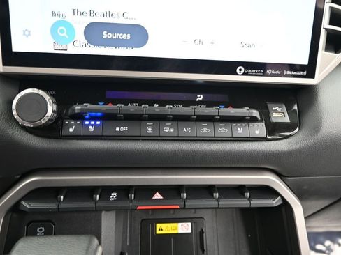 Used 2024 Toyota Tundra Limited w/ Power Package AWD/4WD image 16