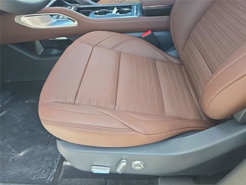 New 2026 Lincoln Nautilus Reserve AWD/4WD image 16