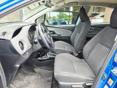 Used 2015 Toyota Yaris SE FWD image 14