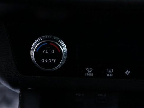 Used 2022 Mitsubishi Outlander ES image 29