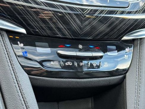 Certified 2025 Cadillac XT6 Premium Luxury image 21