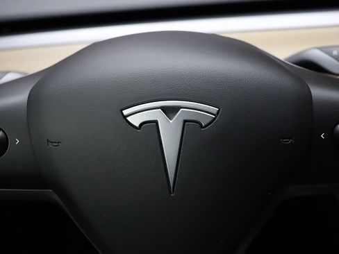 Used 2023 Tesla Model 3 Standard Range image 49