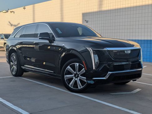 Used 2025 Cadillac Escalade IQ Luxury 1 AWD/4WD image 2