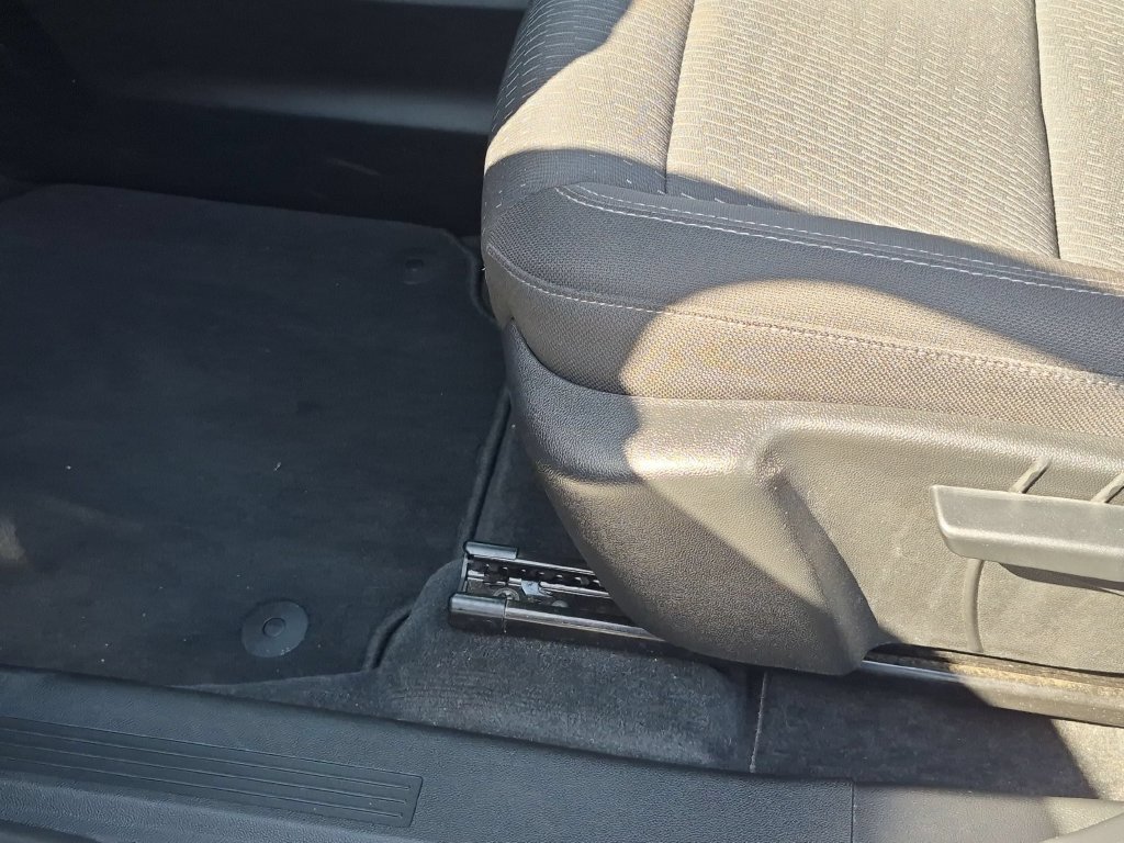 Used 2026 Chevrolet Equinox LT AWD/4WD image 14
