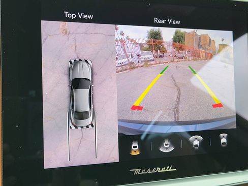 Used 2023 Maserati Quattroporte Modena image 11