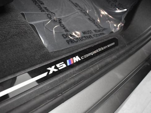 Used 2021 BMW X5 M AWD/4WD image 9