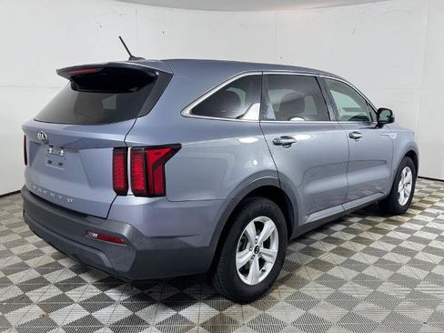 Used 2021 Kia Sorento LX FWD image 3