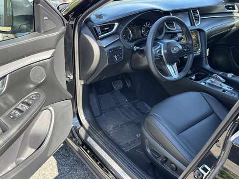 Certified 2024 INFINITI QX50 Pure image 11
