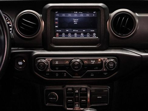 Used 2021 Jeep Gladiator Sport AWD/4WD image 25