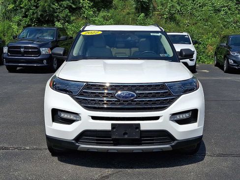 Used 2022 Ford Explorer XLT w/ Equipment Group 202A AWD/4WD image 2
