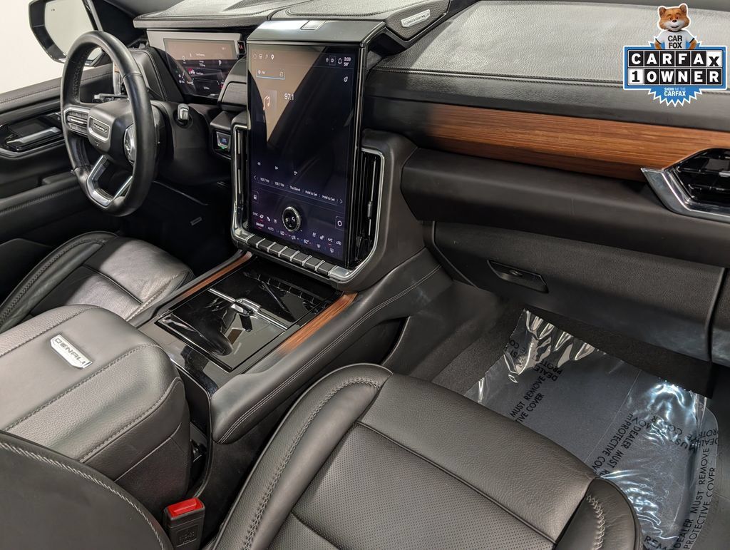 Used 2025 GMC Yukon Denali w/ Sun & Power Step Package AWD/4WD image 30