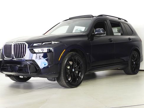 Used 2024 BMW X7 xDrive40i w/ M Sport Package AWD/4WD image 2