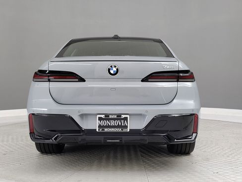New 2026 BMW 740i w/ Premium Package image 8