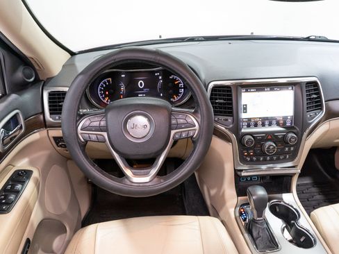 Used 2018 Jeep Grand Cherokee Limited AWD/4WD image 11