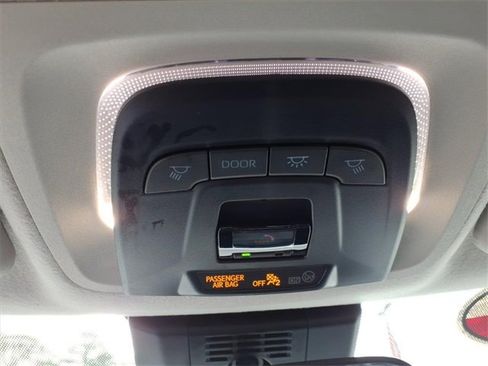 Used 2025 Toyota Corolla LE image 19