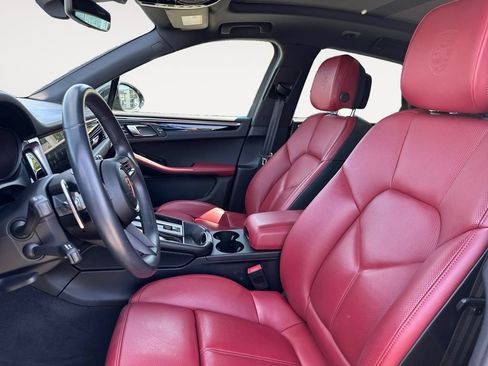 Used 2023 Porsche Macan S AWD/4WD image 9