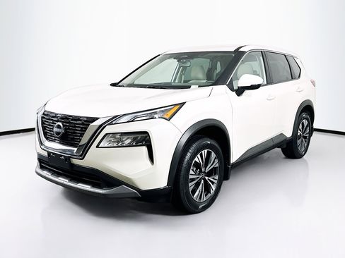 Used 2023 Nissan Rogue SV image 3