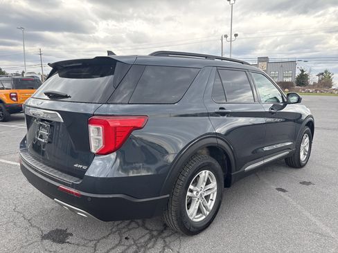 Used 2022 Ford Explorer XLT w/ Equipment Group 202A AWD/4WD image 3