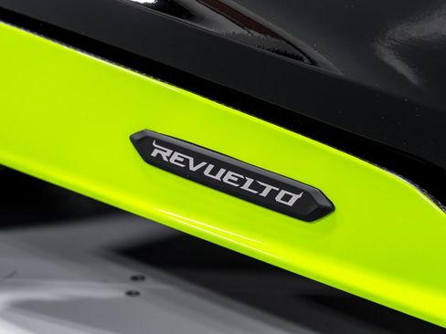 Used 2024 Lamborghini Revuelto AWD/4WD image 47