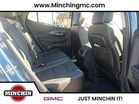 Used 2024 GMC Terrain SLT w/ Tech Package image 28