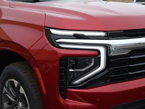 New 2026 Chevrolet Suburban LS image 3