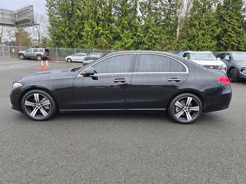 Used 2025 Mercedes-Benz C 300 4MATIC Sedan image 2