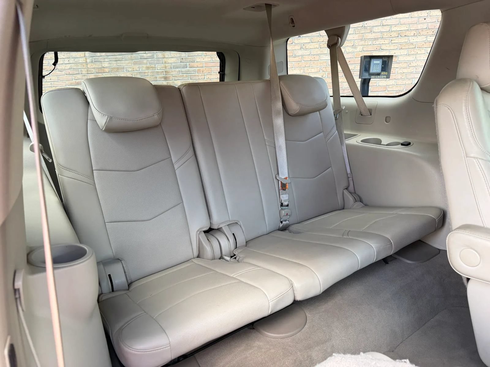 Used 2018 Cadillac Escalade ESV Luxury RWD image 27