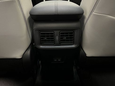 Used 2022 Toyota RAV4 Limited image 16