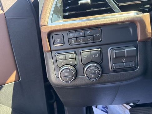 New 2026 Chevrolet Suburban High Country AWD/4WD image 19