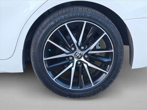 Used 2021 Toyota Camry SE image 5