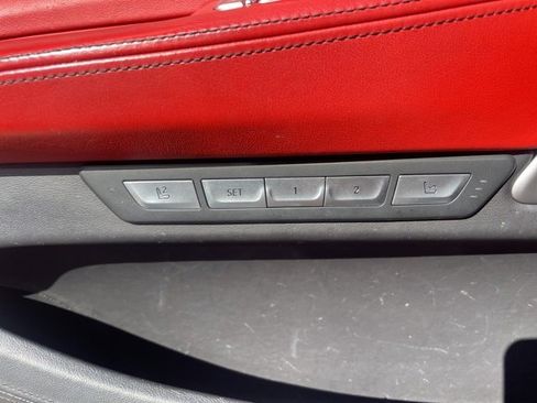 Used 2018 BMW 750i image 32