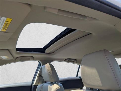 Used 2014 Acura ILX w/ Premium Package FWD image 16