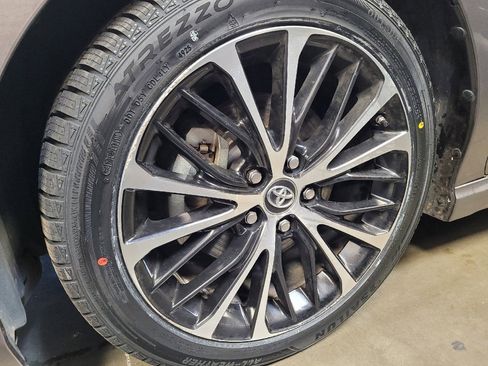 Used 2018 Toyota Camry SE image 31