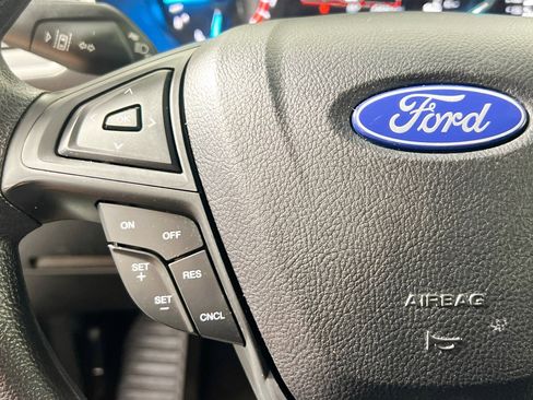 Used 2020 Ford Edge SE image 18