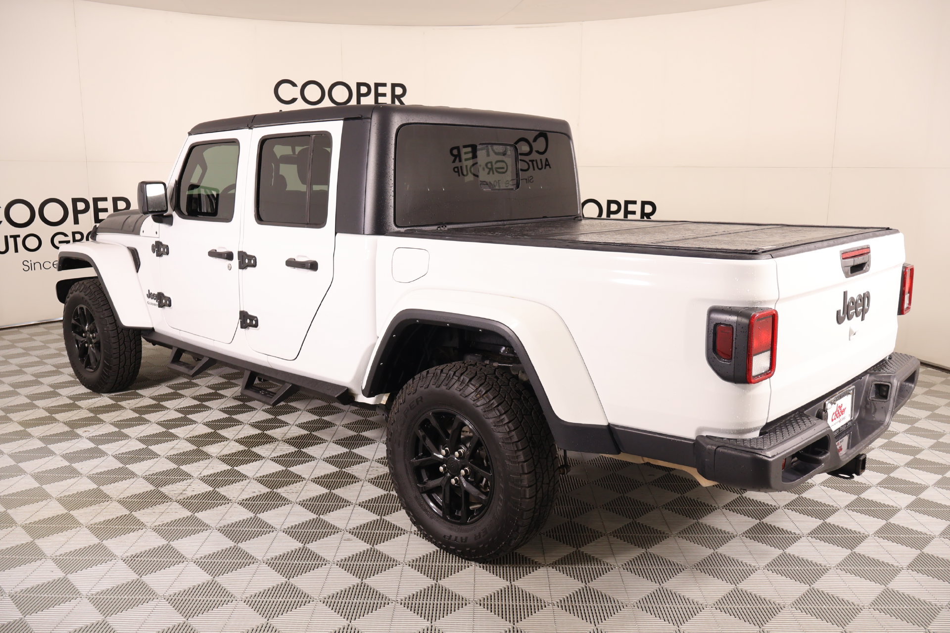 Used 2022 Jeep Gladiator Sport AWD/4WD image 21