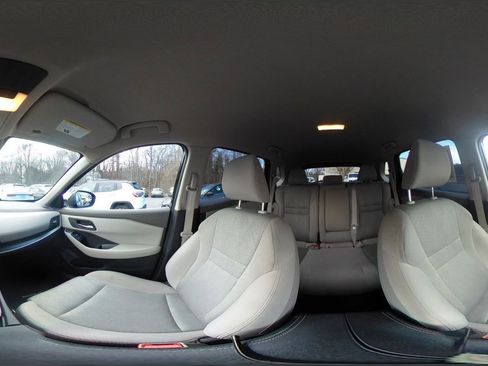 Used 2025 Nissan Rogue SV image 38